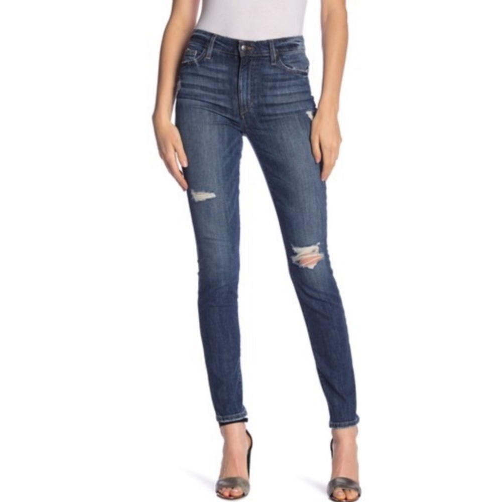 Joe’s Jeans High Rise Skinny with distressed knee